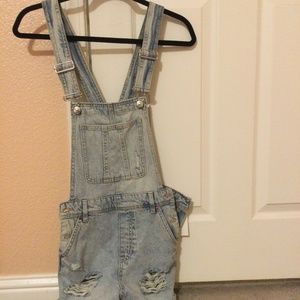 Short jumpsuit